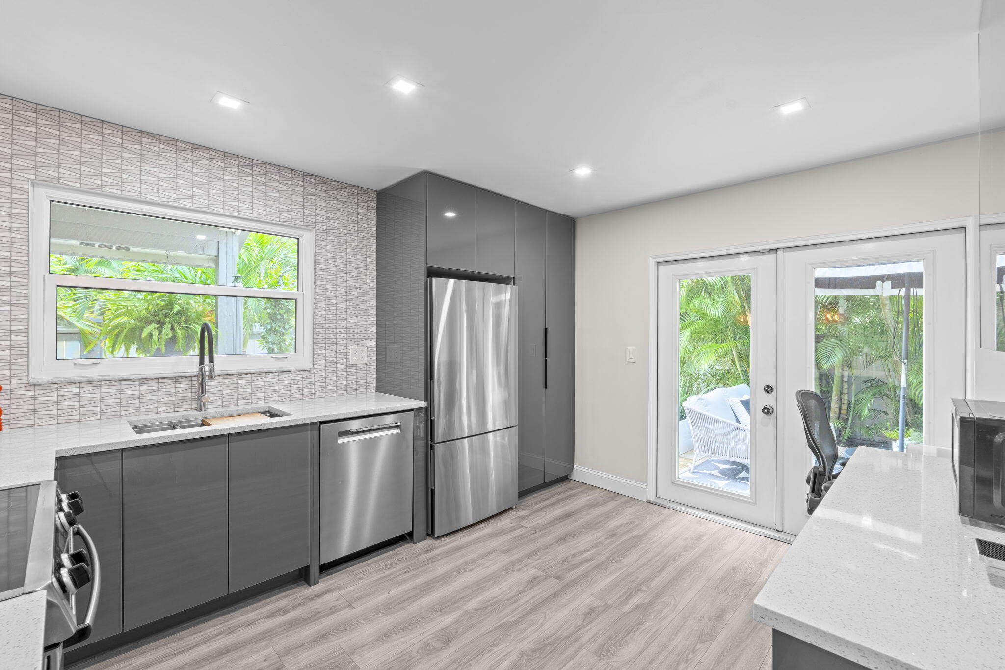 BEDFORD MEWS AT WELLINGTON - Residential