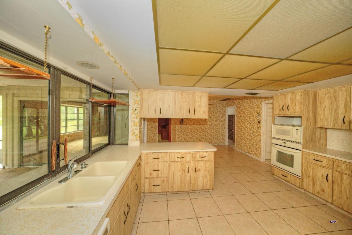 PINECREST LAKES PHASE II - Residential