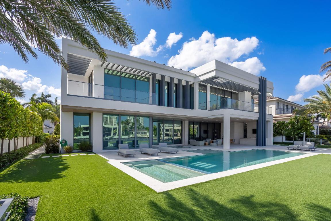 ROYAL PALM YACHT & COUNTRY CLUB - Residential