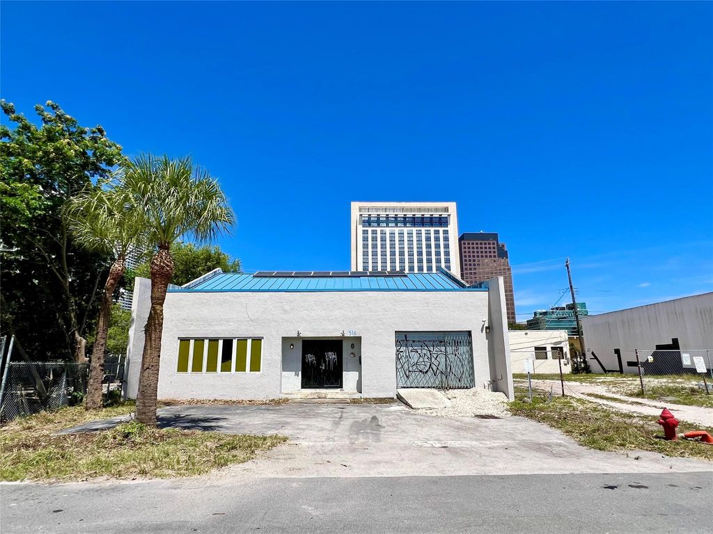 Photo of 516 SW Flagler Avenue, Fort Lauderdale, FL (MLS # F10455487)