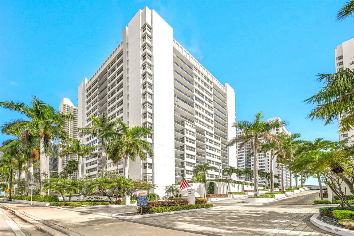 LA MER ESTATES WEST CONDO - Residential