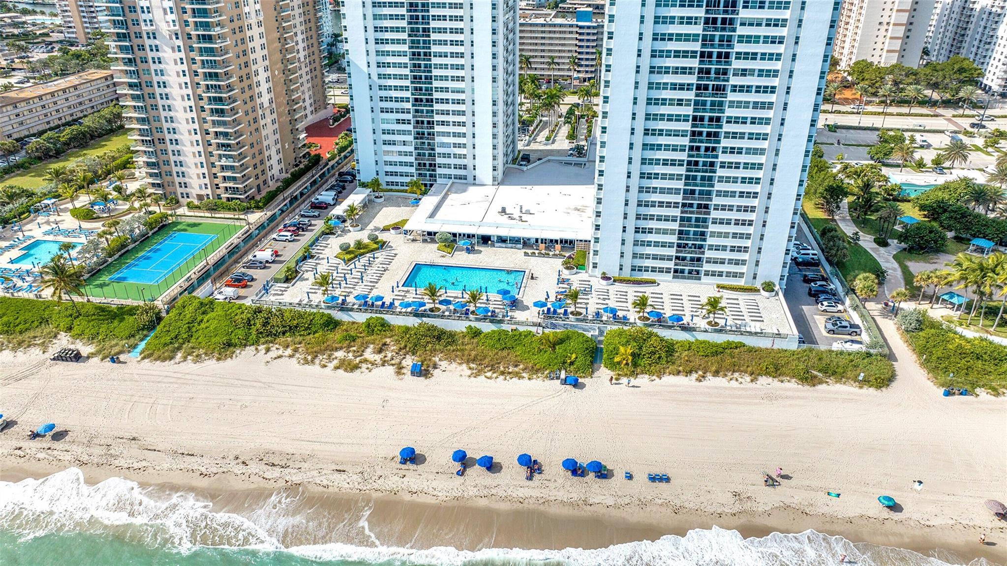 LA MER ESTATES WEST CONDO - Residential