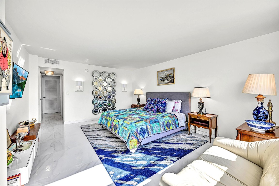 LA MER ESTATES WEST CONDO - Residential