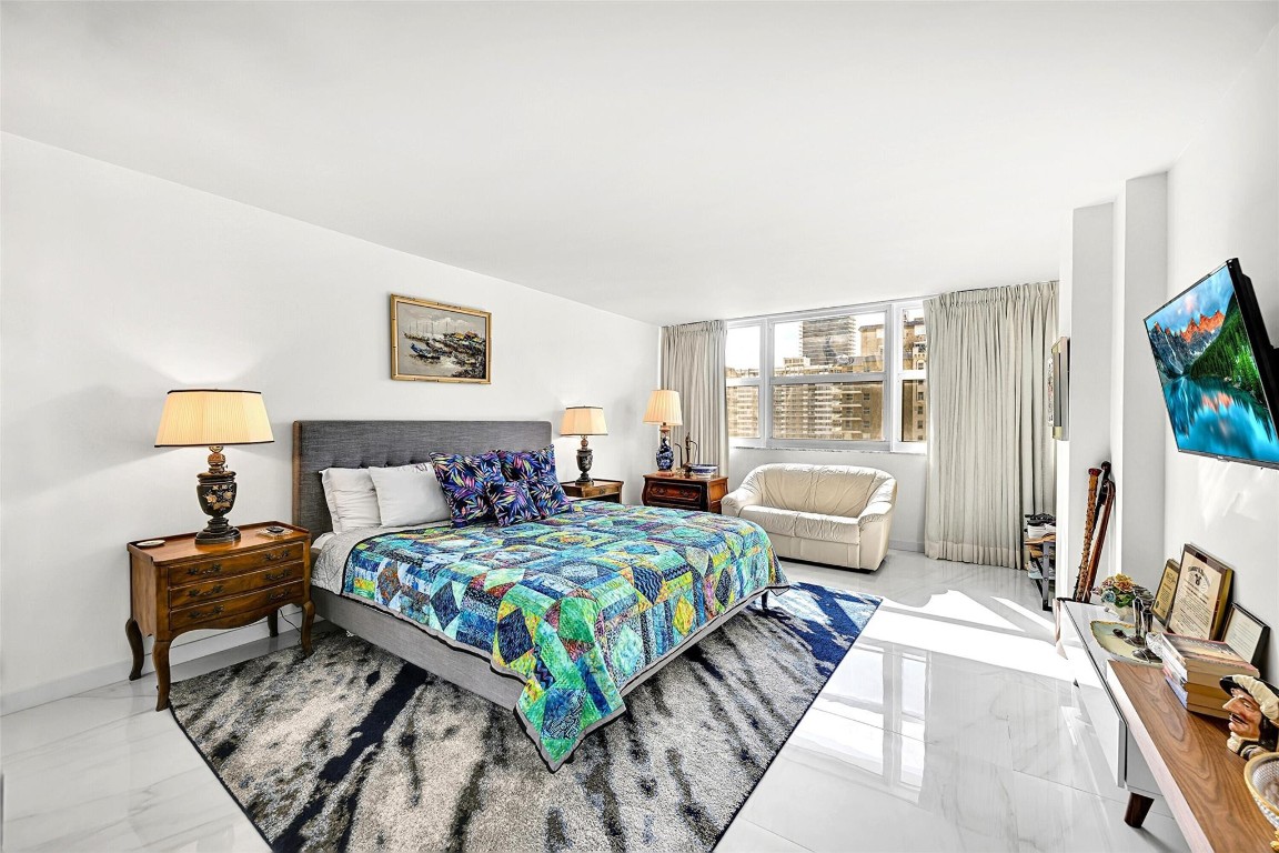 LA MER ESTATES WEST CONDO - Residential