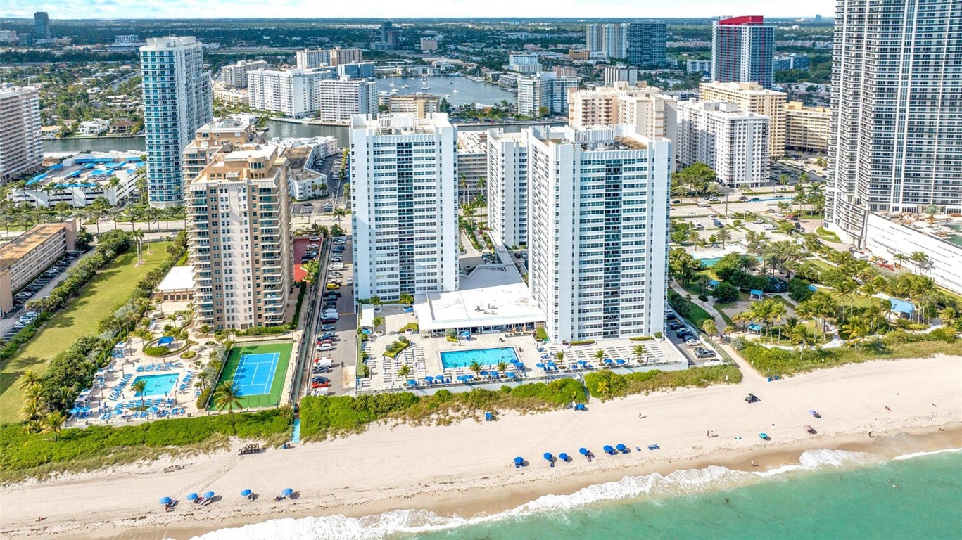 LA MER ESTATES WEST CONDO - Residential