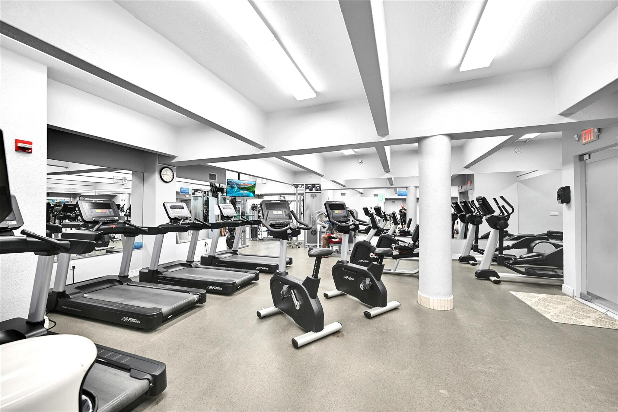 LA MER ESTATES WEST CONDO - Residential