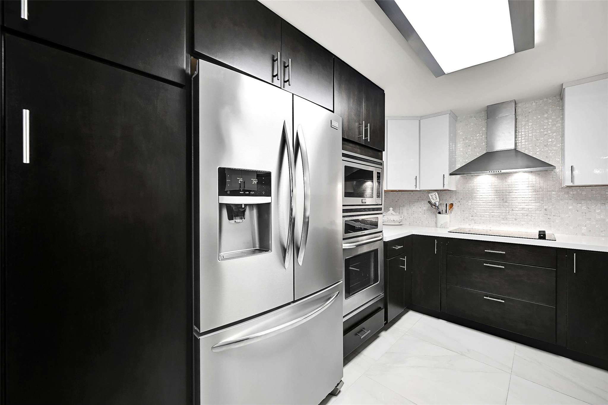 LA MER ESTATES WEST CONDO - Residential