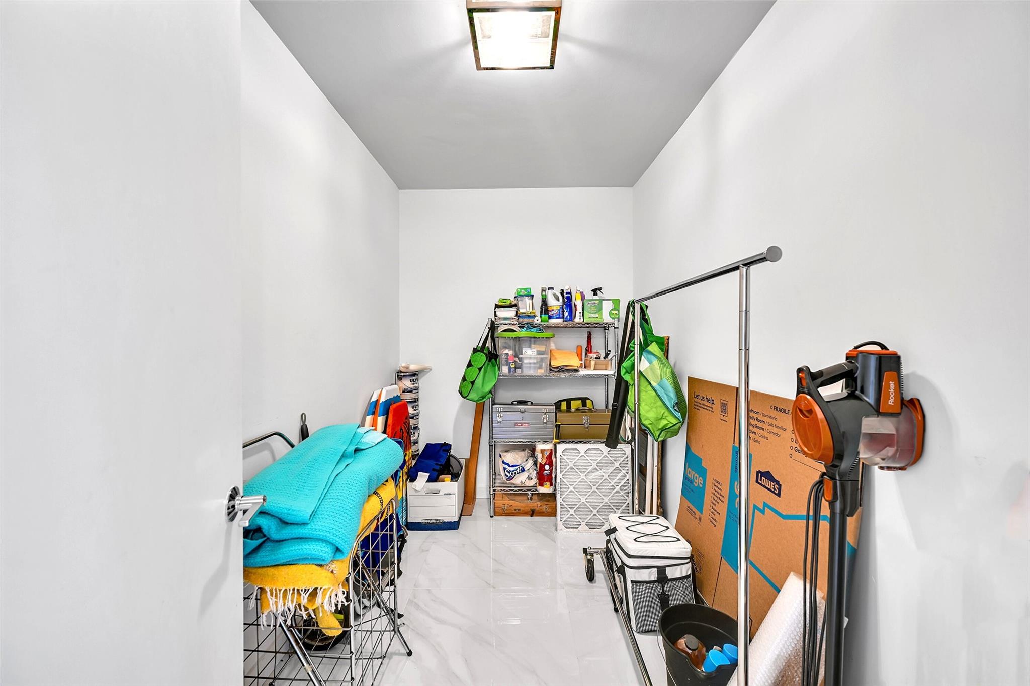 LA MER ESTATES WEST CONDO - Residential