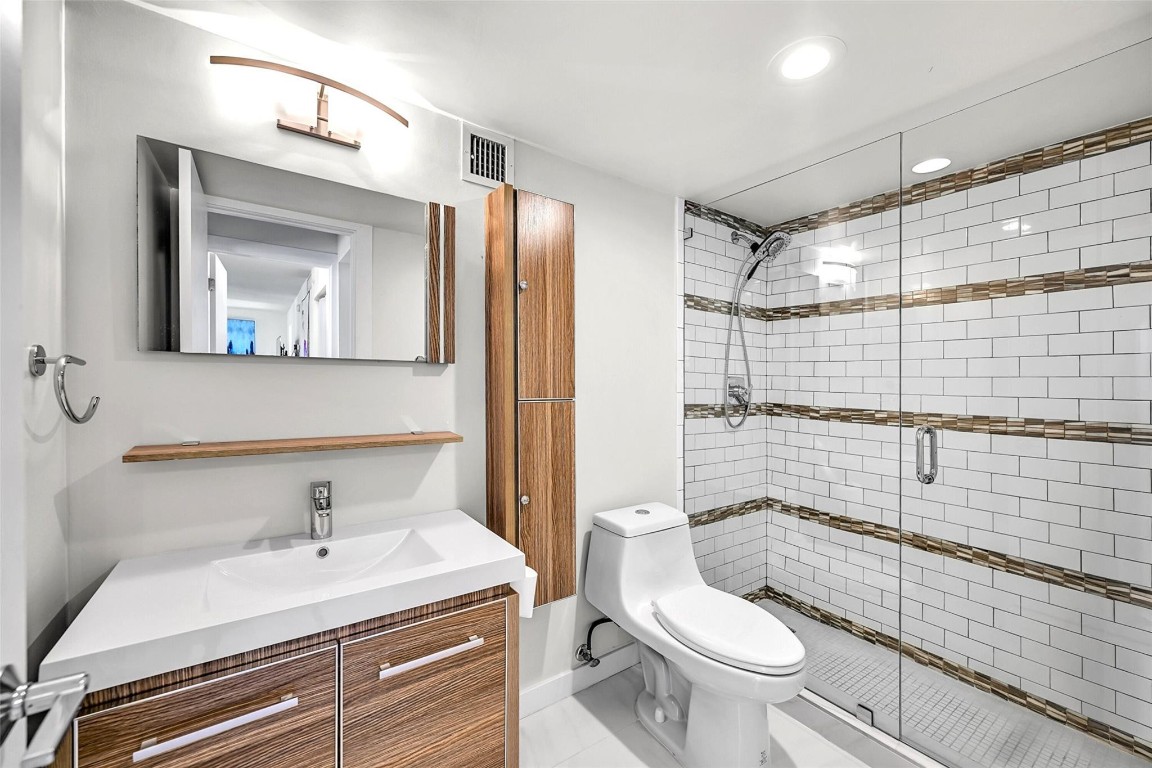 LA MER ESTATES WEST CONDO - Residential