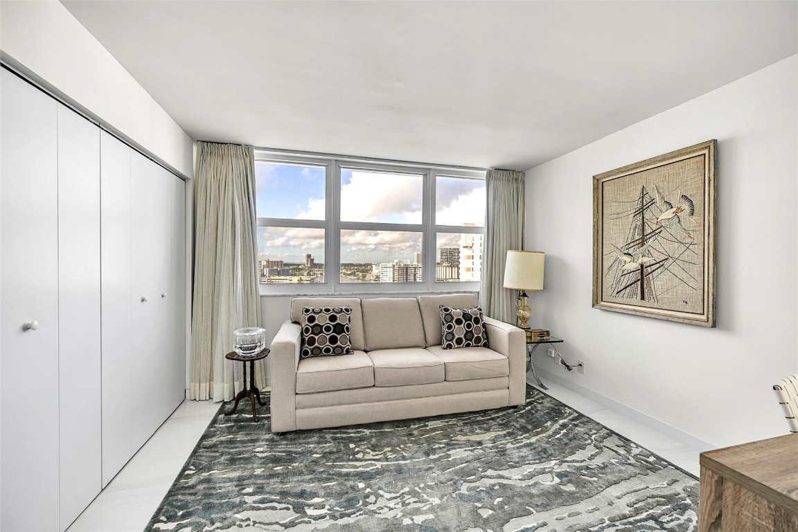 LA MER ESTATES WEST CONDO - Residential