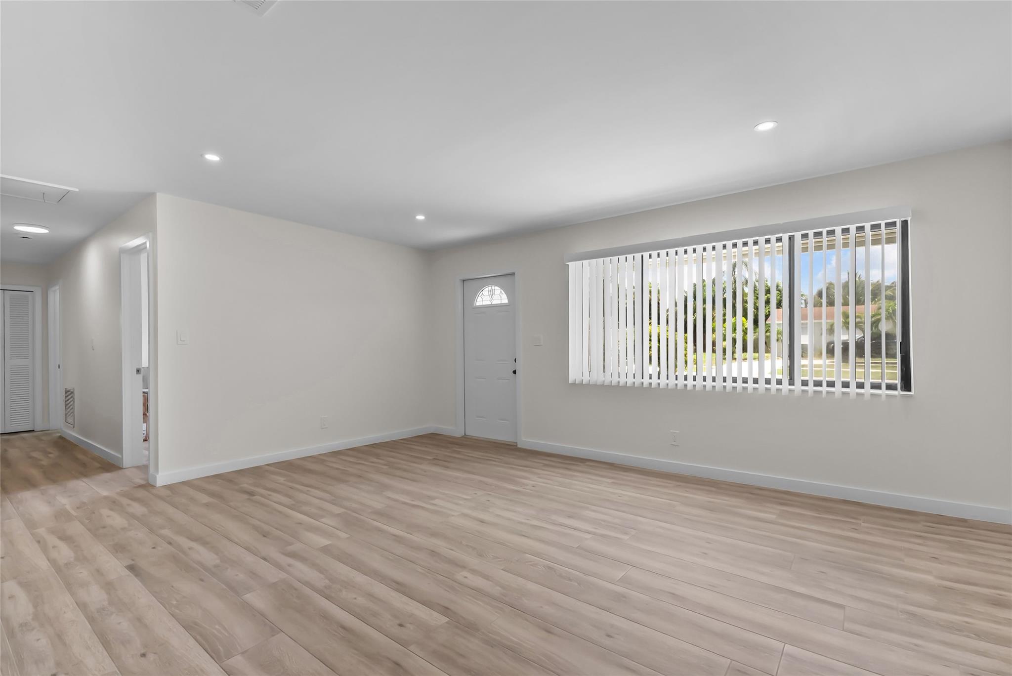 NORTH PALM BEACH VILLAGE - Residential Lease