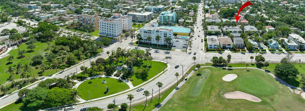 Photo of 113 N Lakeside Drive #3, Lake Worth Beach, FL 33460 (MLS # R10974615)