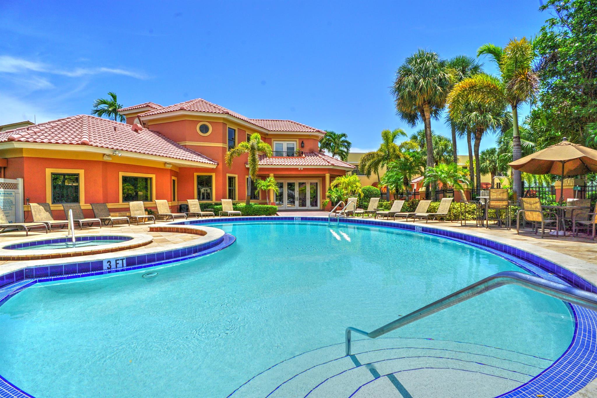 UNO LAGO - Residential Lease