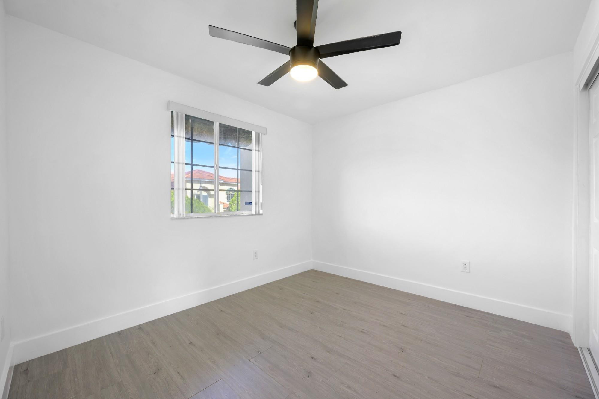 VISTA ALEGRE TOWNHOMES VI - Residential