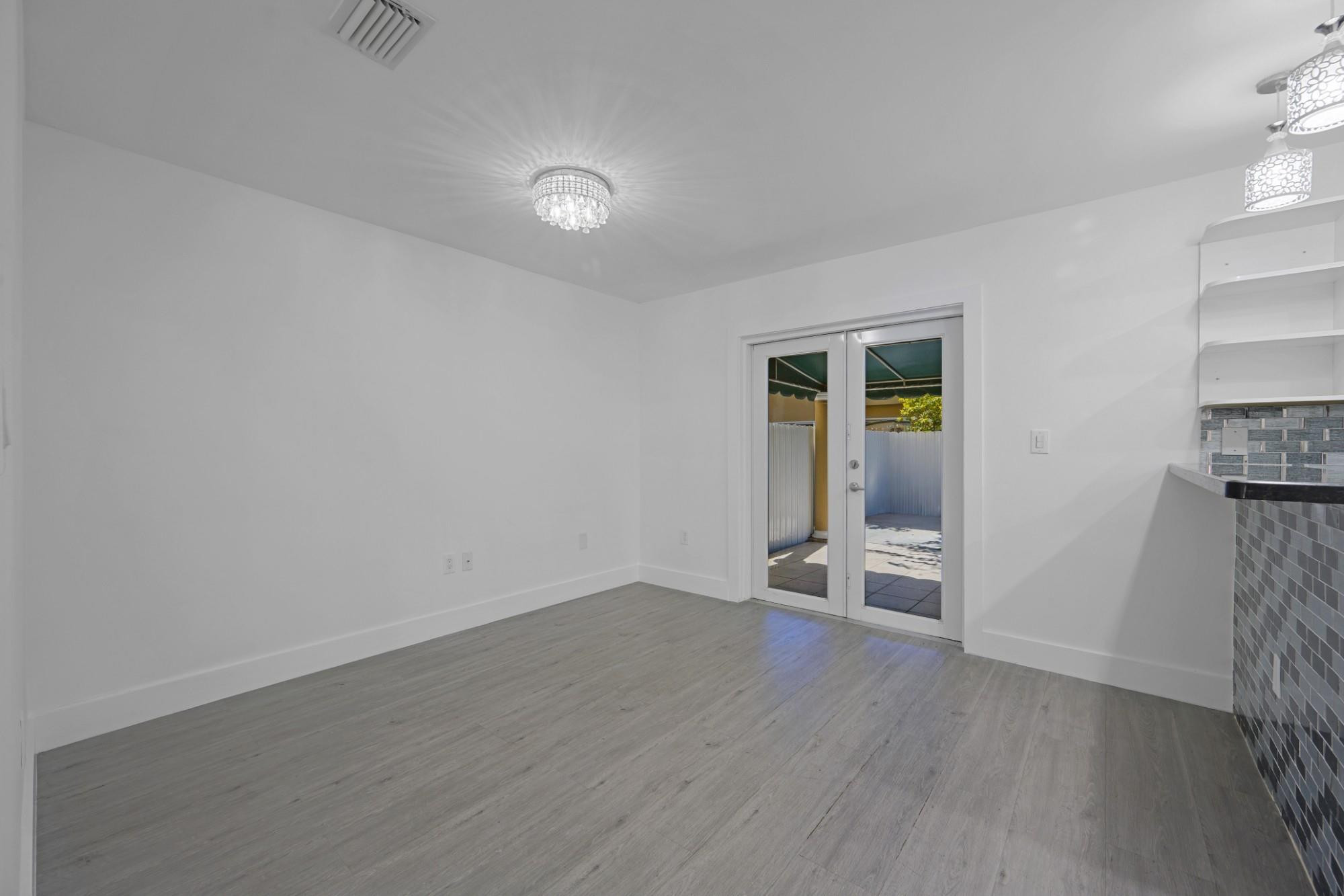 VISTA ALEGRE TOWNHOMES VI - Residential