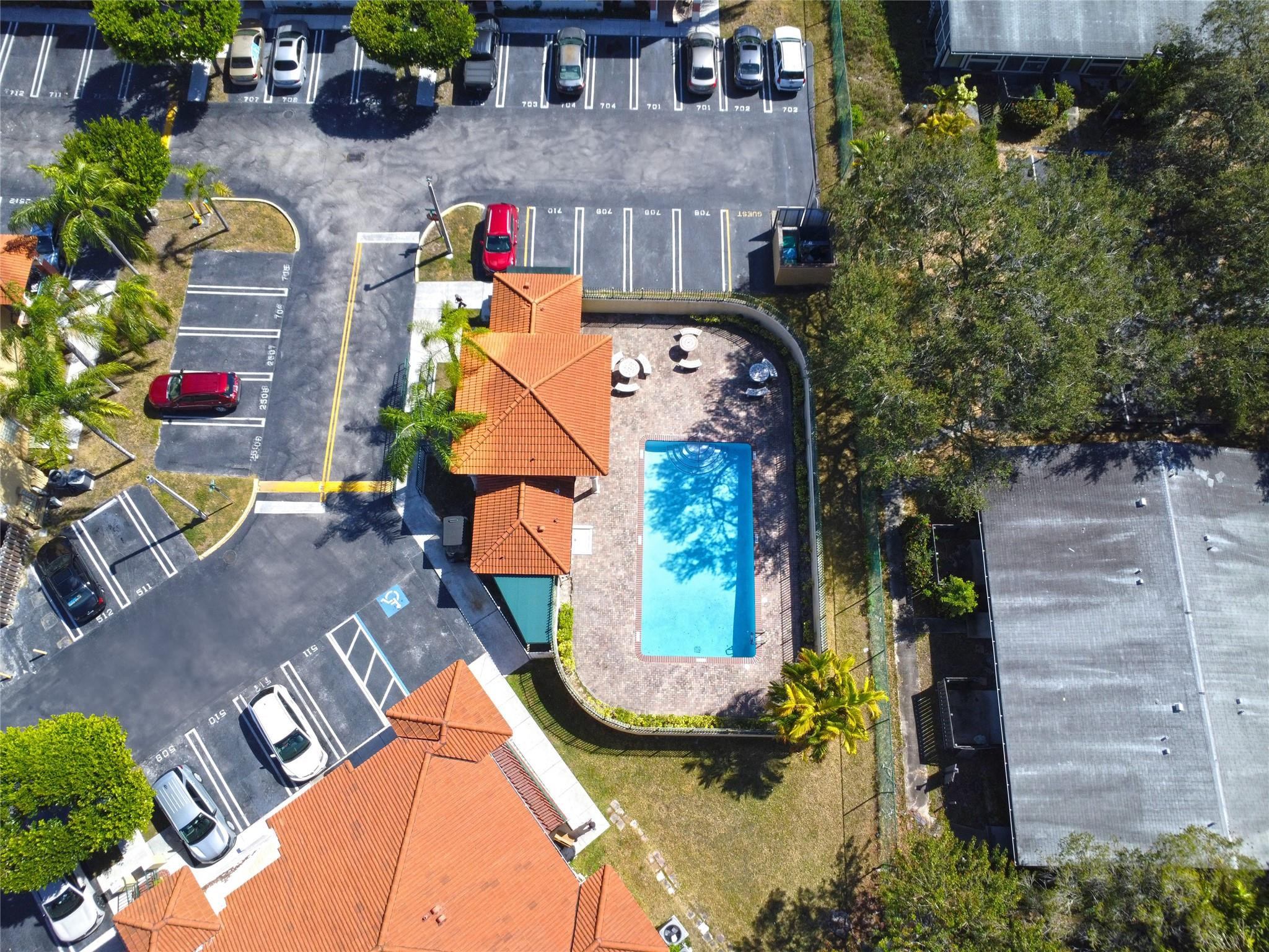 VISTA ALEGRE TOWNHOMES VI - Residential