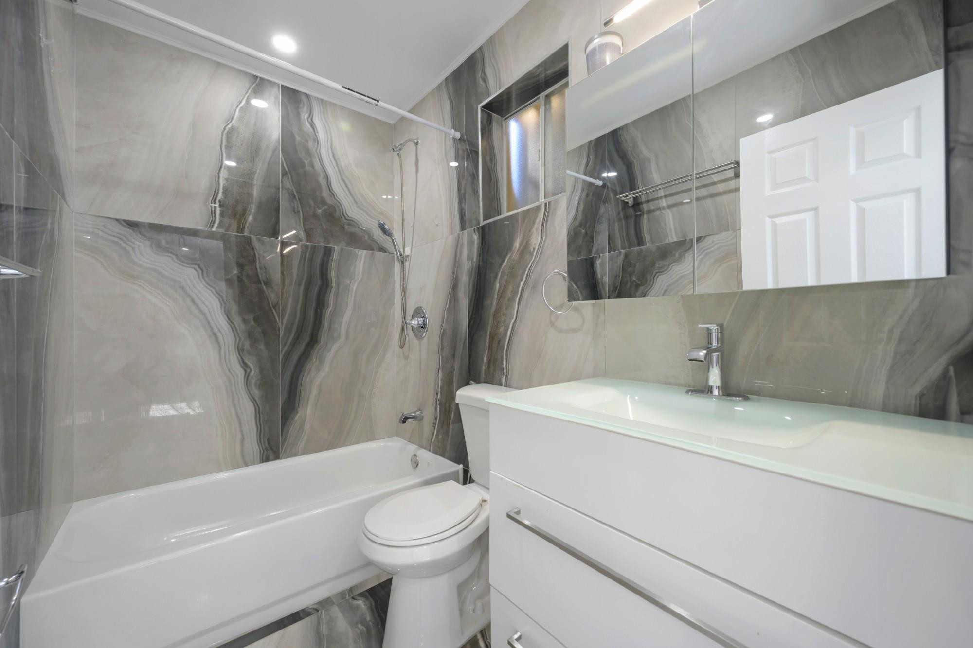 VISTA ALEGRE TOWNHOMES VI - Residential