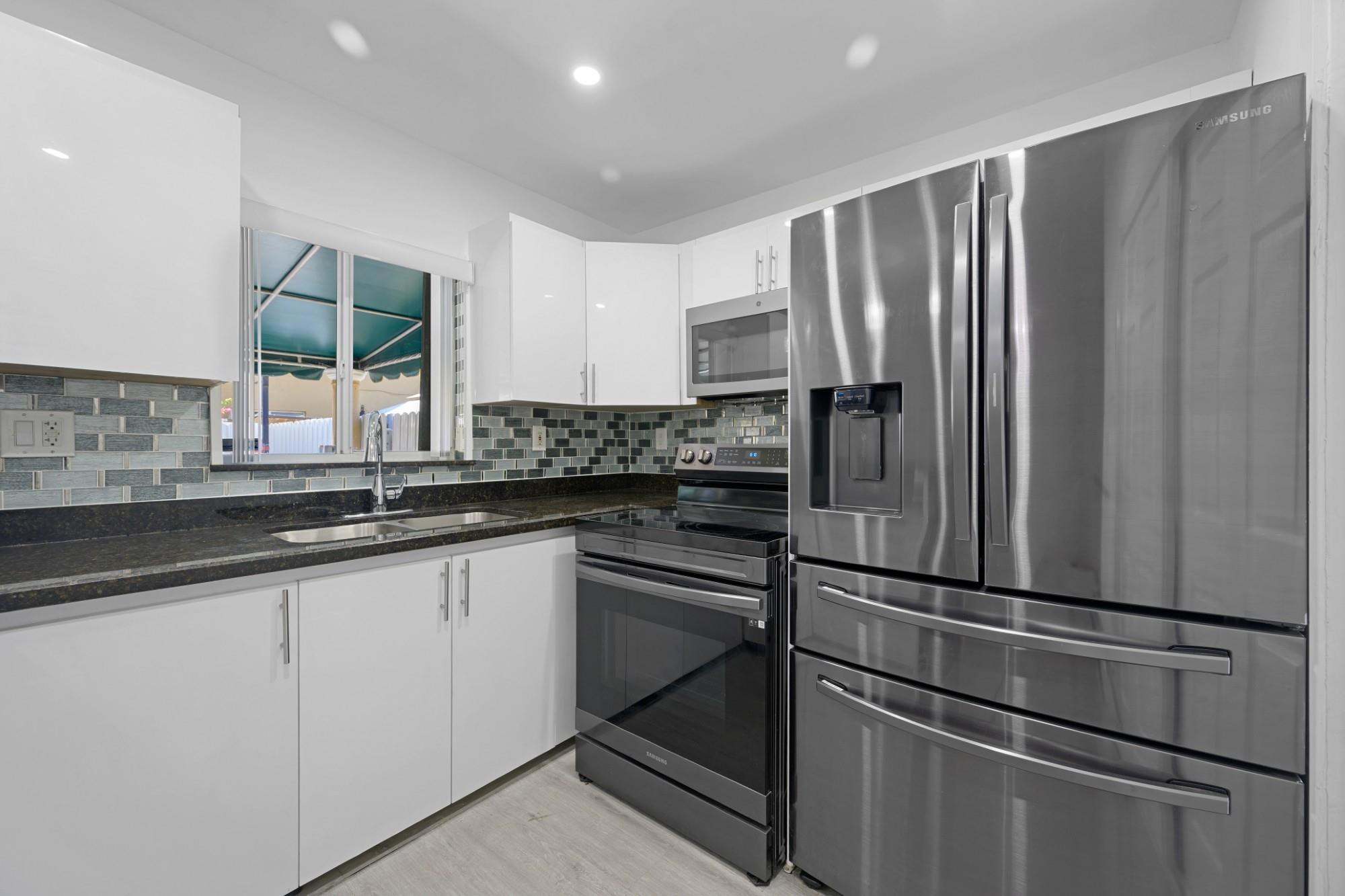 VISTA ALEGRE TOWNHOMES VI - Residential