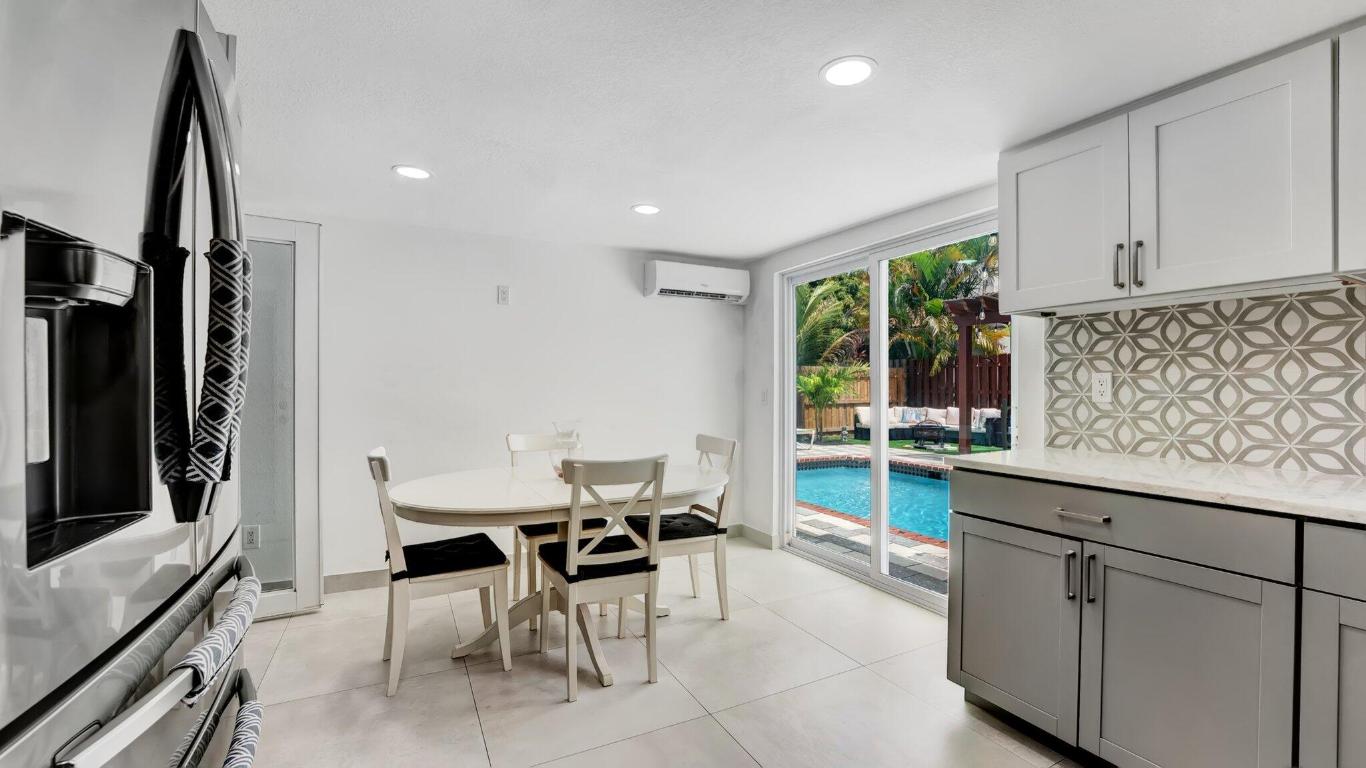 SANDALFOOT COVE SEC 4 - Residential