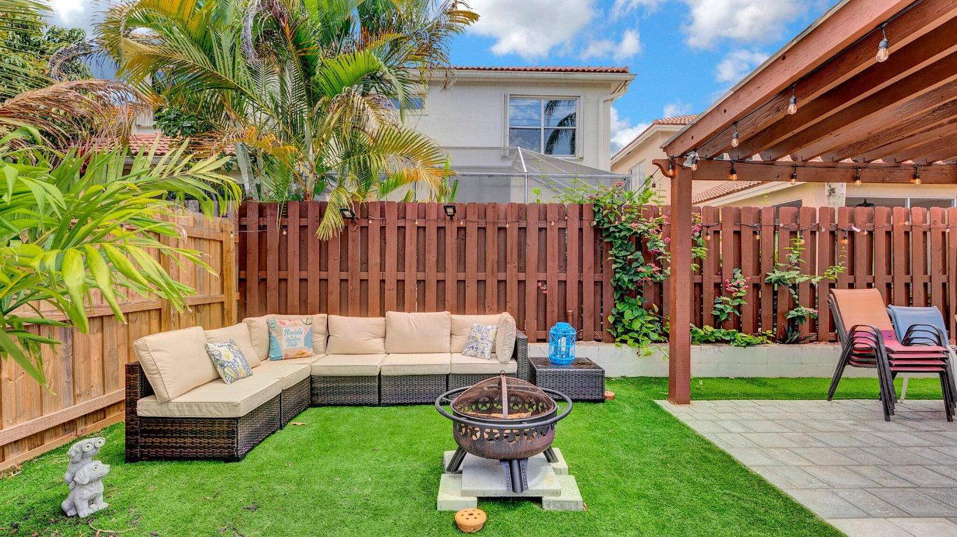 SANDALFOOT COVE SEC 4 - Residential