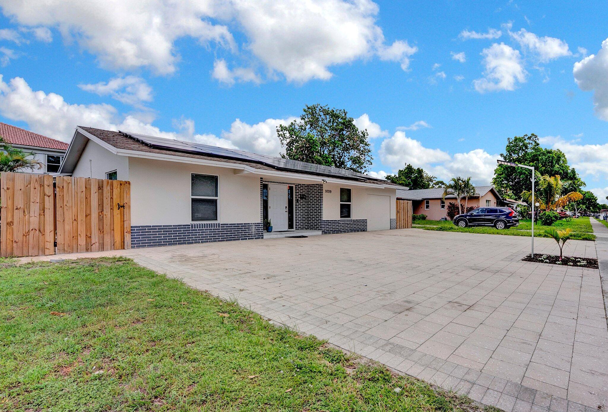9709 SW 1st Place