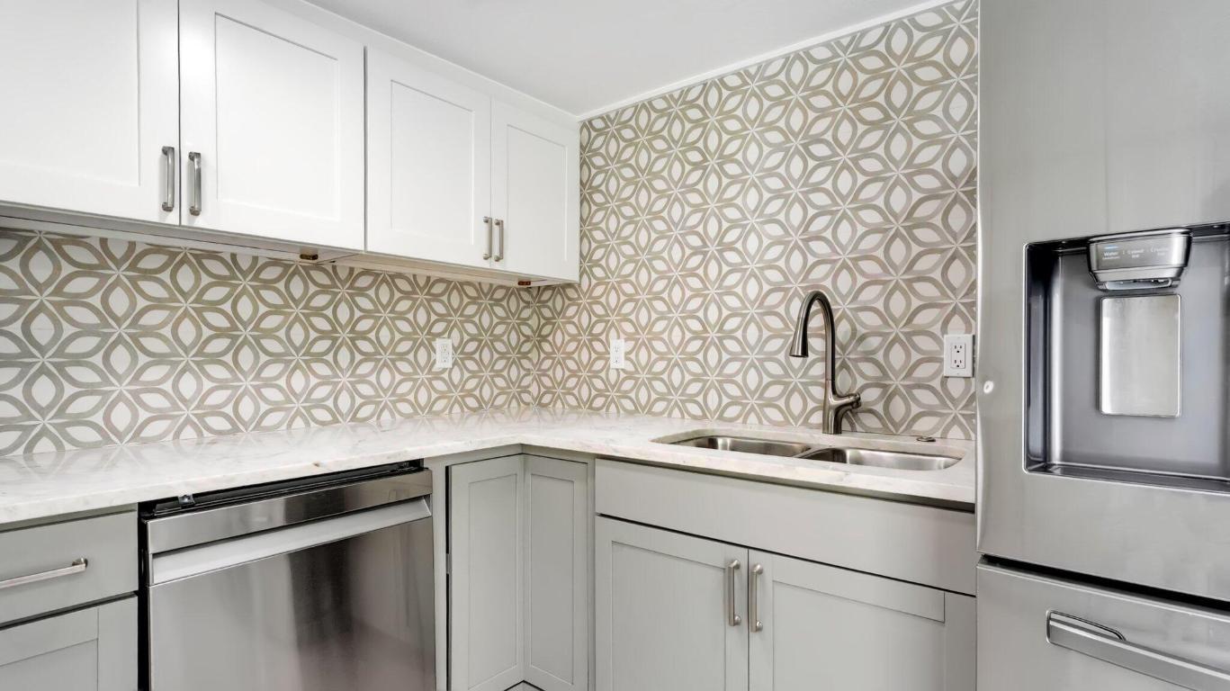 SANDALFOOT COVE SEC 4 - Residential