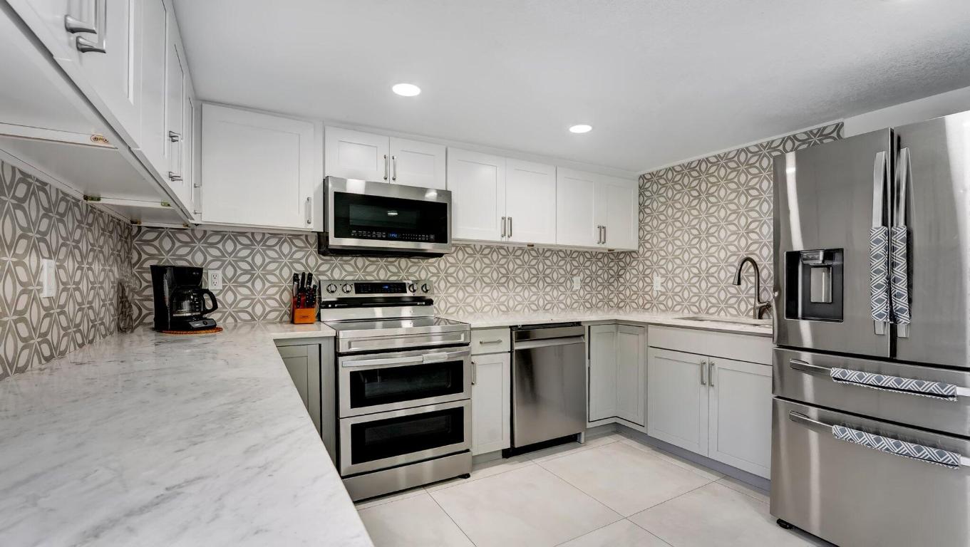 SANDALFOOT COVE SEC 4 - Residential