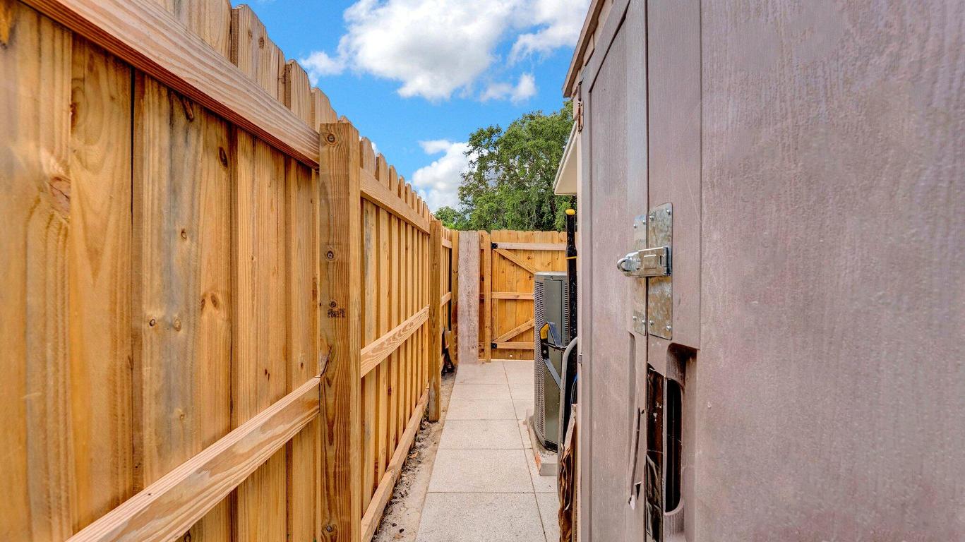 SANDALFOOT COVE SEC 4 - Residential