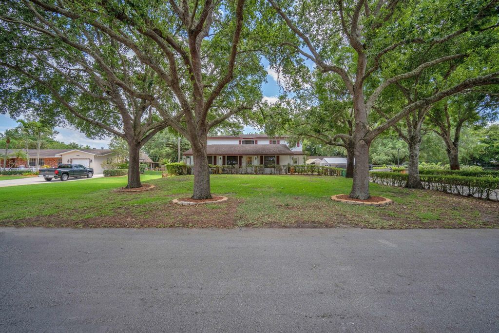 Photo of 13930 SW 36th Court, Davie, FL 33330 (MLS # B26019527)