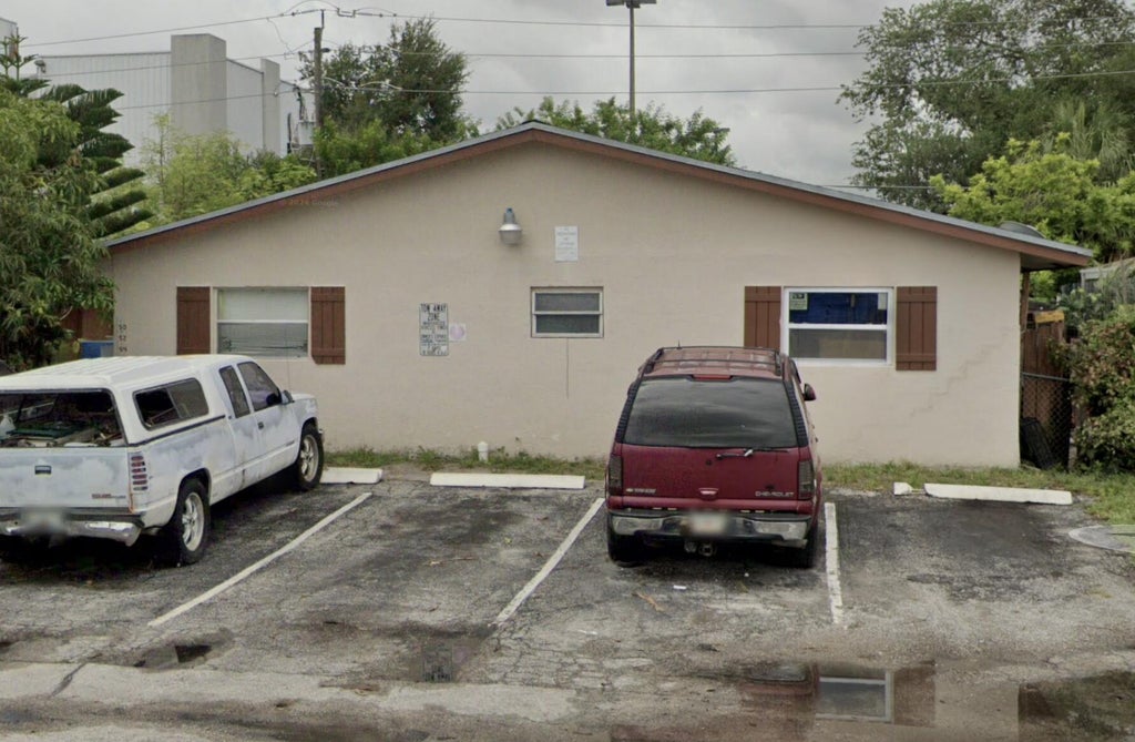 Photo of 50 NE 36TH Court, Oakland Park, FL 33334 (MLS # B26057568)