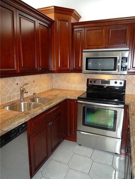 Waterford Courtyards / Ja - Residential Lease
