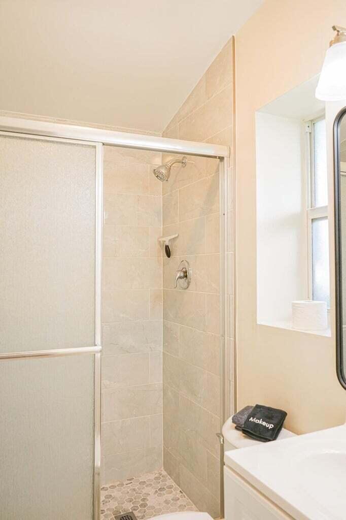 PALM BEACH SHORES IN PB 2 - Residential Lease