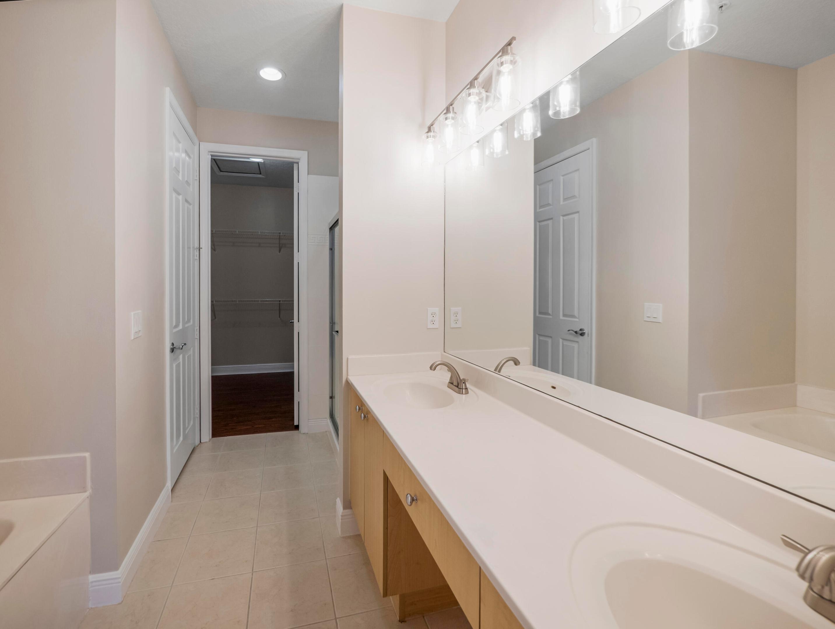 OSCEOLA WOODS - Residential Lease