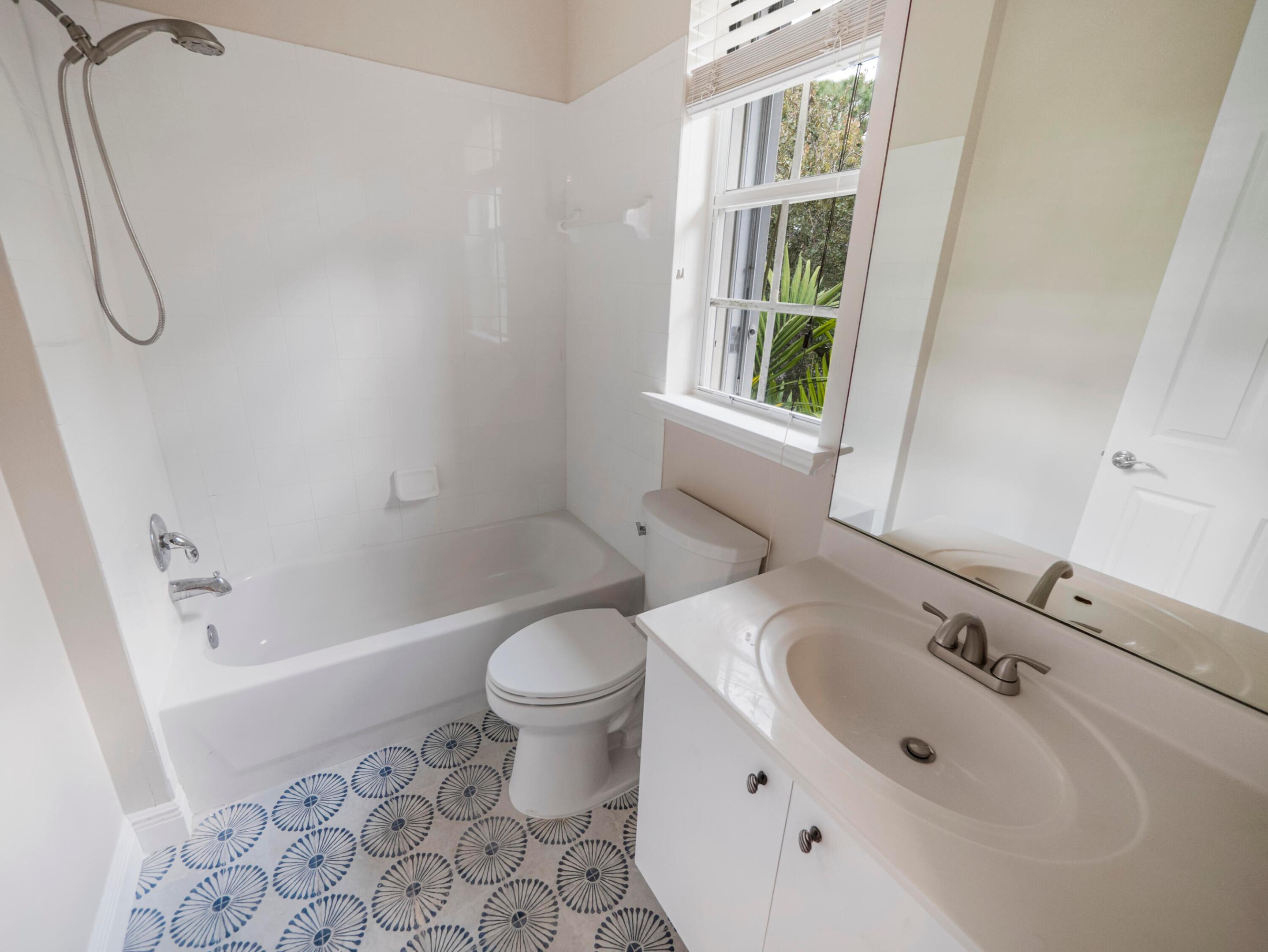 OSCEOLA WOODS - Residential Lease