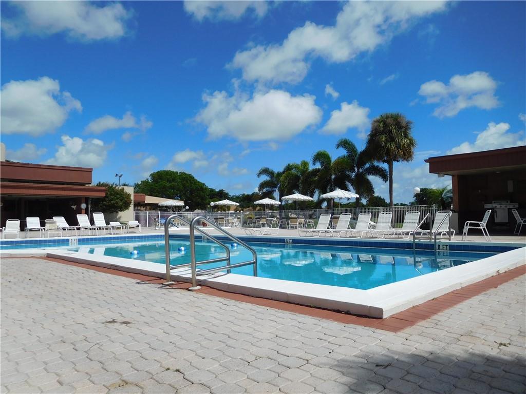 The Meadows Of Crystal La - Residential