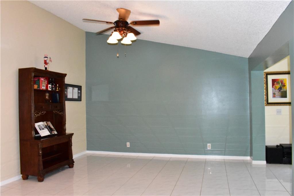 The Meadows Of Crystal La - Residential