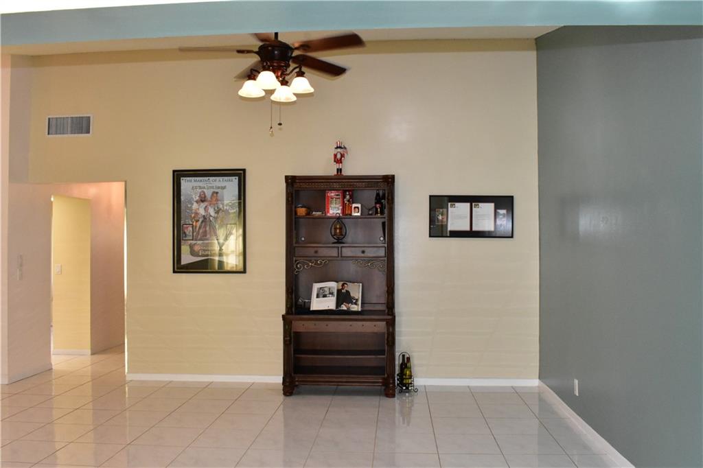 The Meadows Of Crystal La - Residential