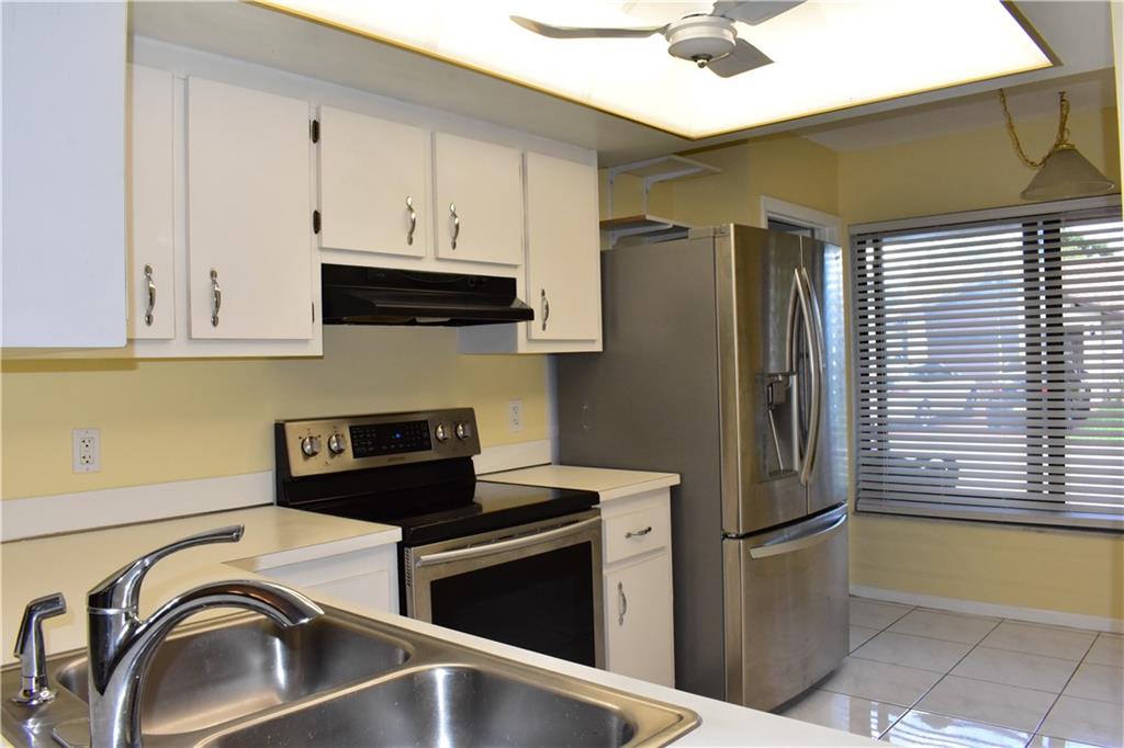 The Meadows Of Crystal La - Residential