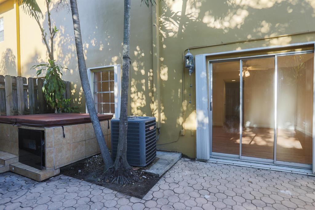 ARROWHEAD GOLF AND TENNIS CLUB CONDO - Residential