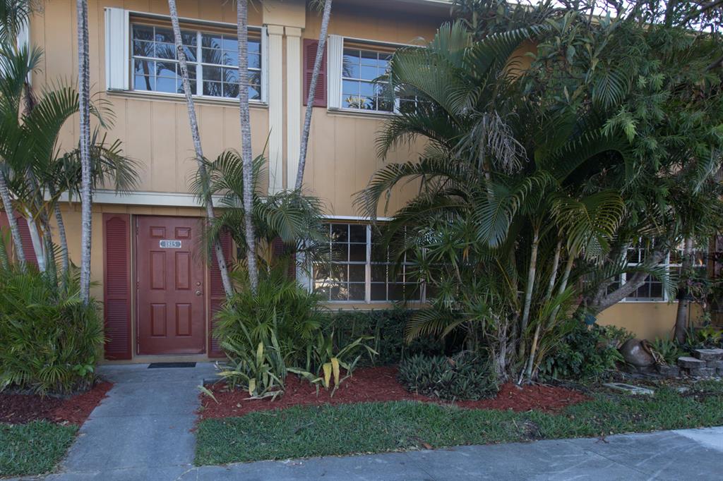 ARROWHEAD GOLF AND TENNIS CLUB CONDO - Residential