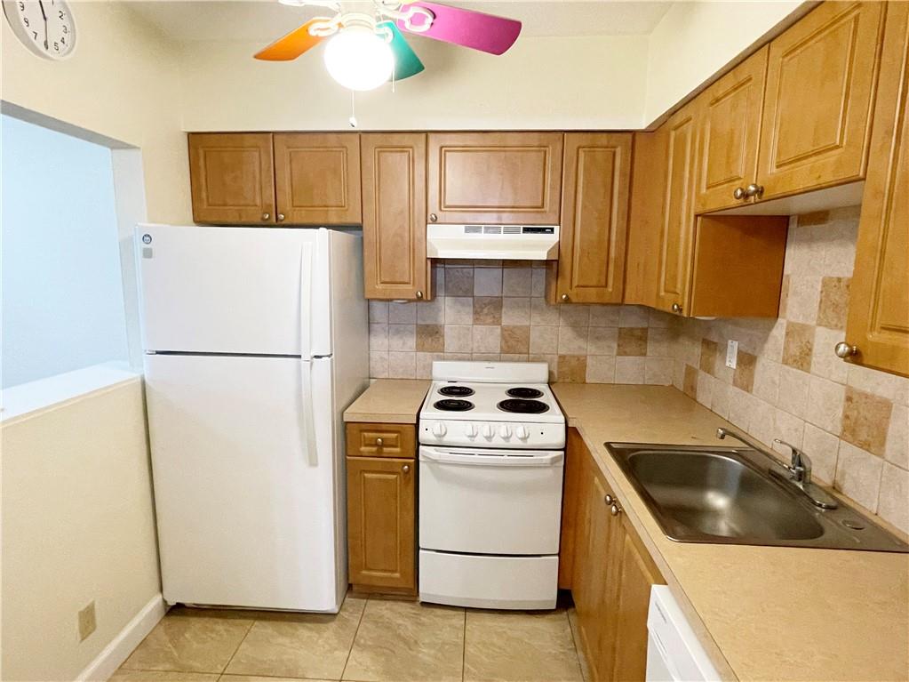 WILTON VILLAGE CONDO - Residential Lease