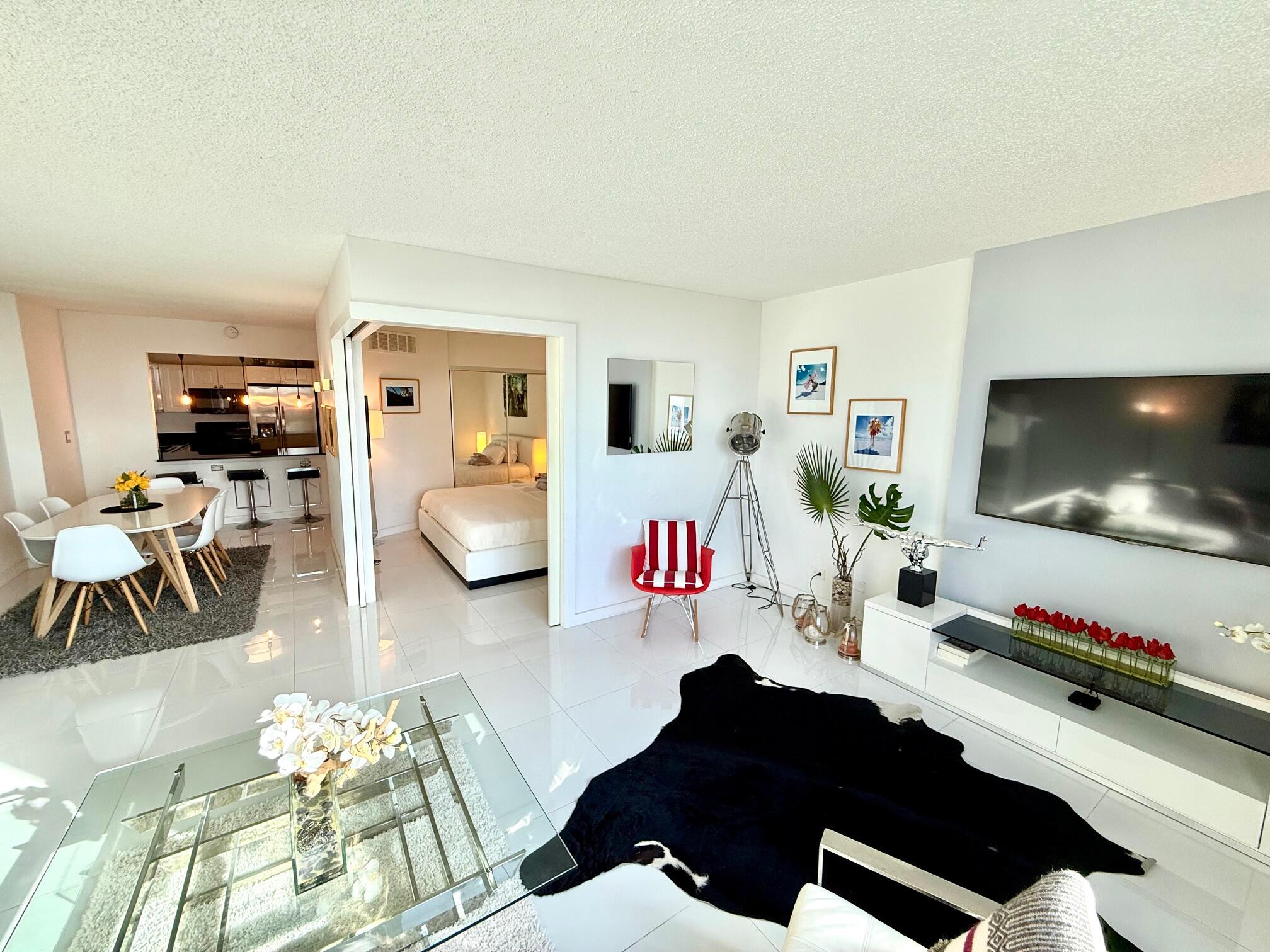 RONEY PALACE CONDO - Residential