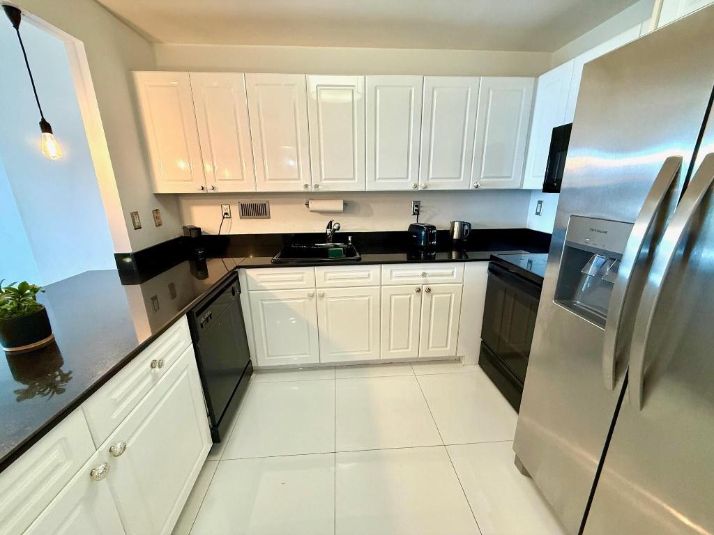 RONEY PALACE CONDO - Residential