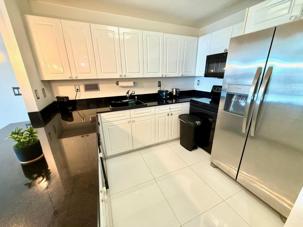 RONEY PALACE CONDO - Residential