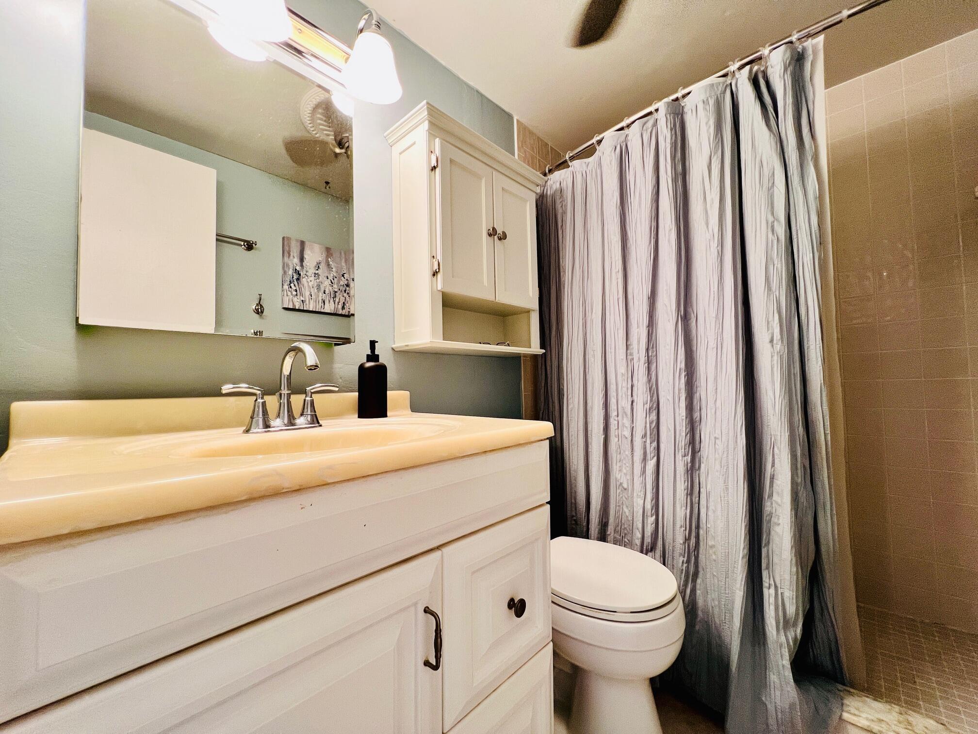 319 Norwich N, West Palm Beach, FL, 33417/$72,000 4 319 Norwich N