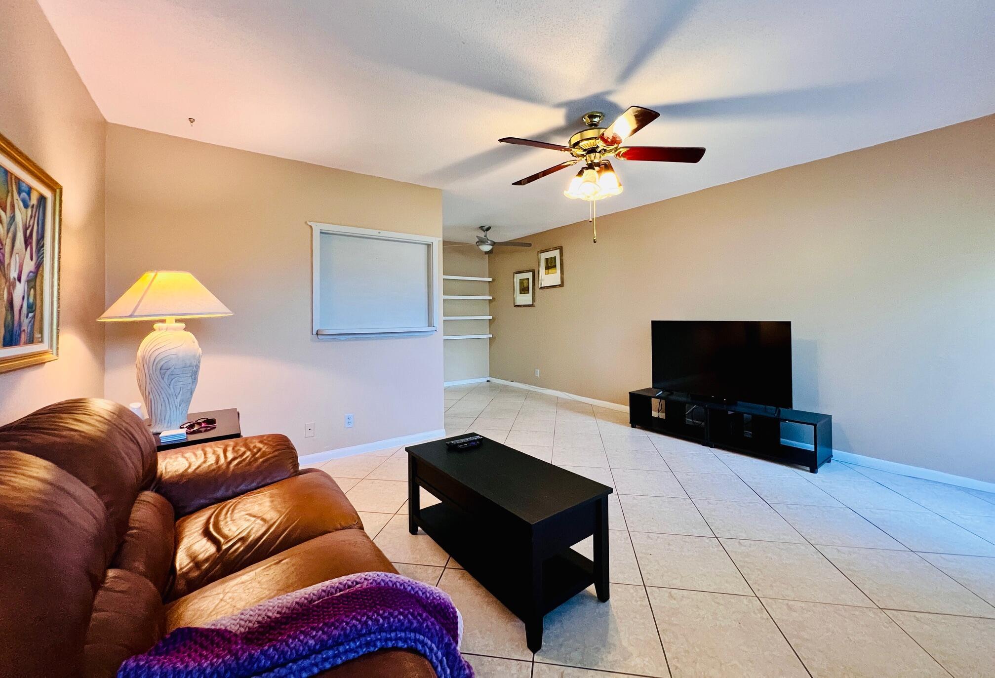 319 Norwich N, West Palm Beach, FL, 33417/$72,000 3 319 Norwich N