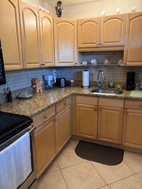 LAKE CLARKE GARDENS CONDO 10 - Residential