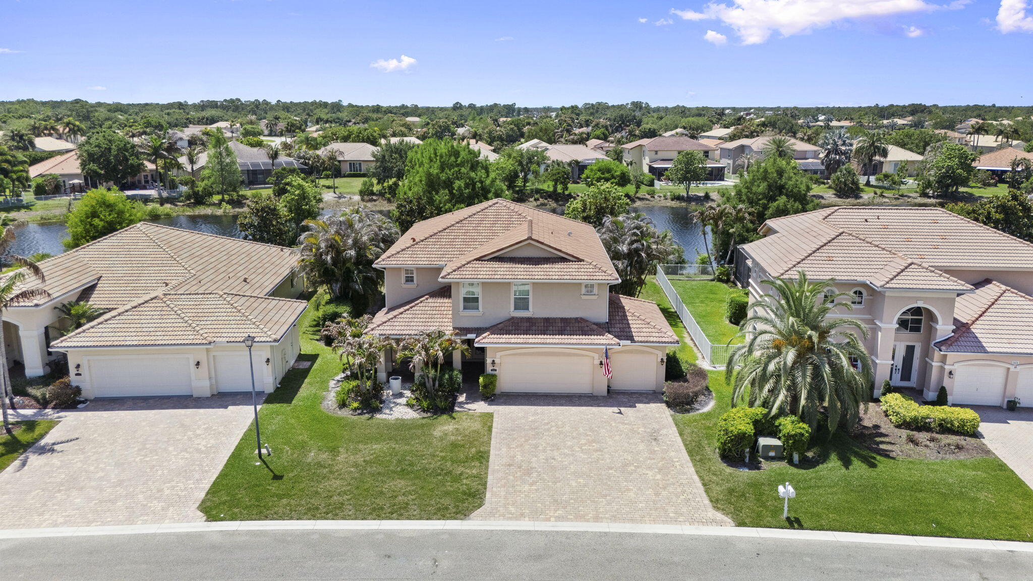 COVE LAKES PUD - Residential