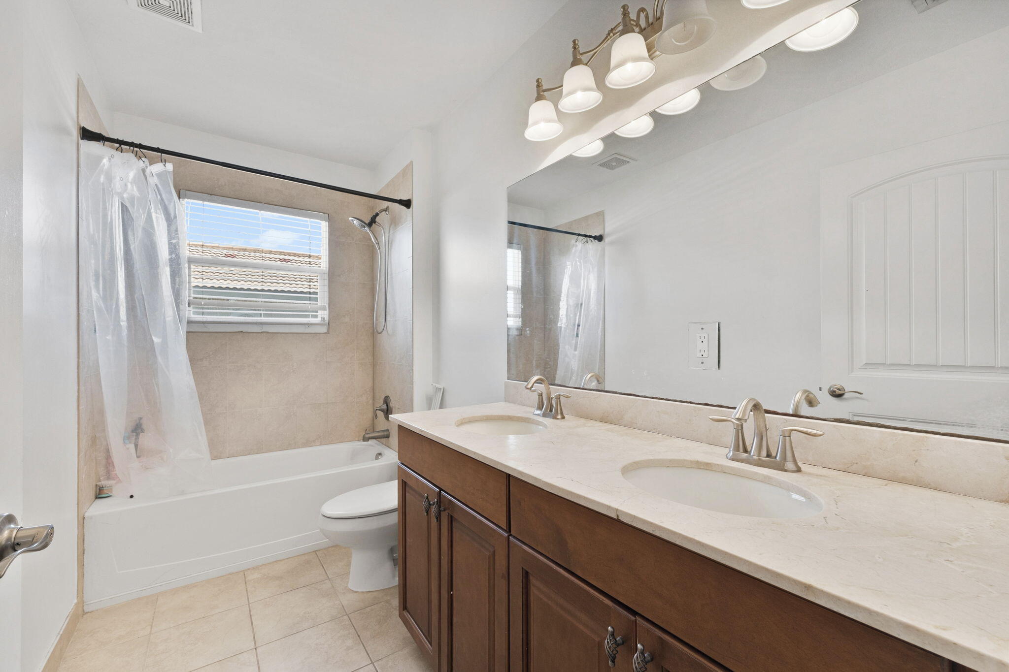 COVE LAKES PUD - Residential
