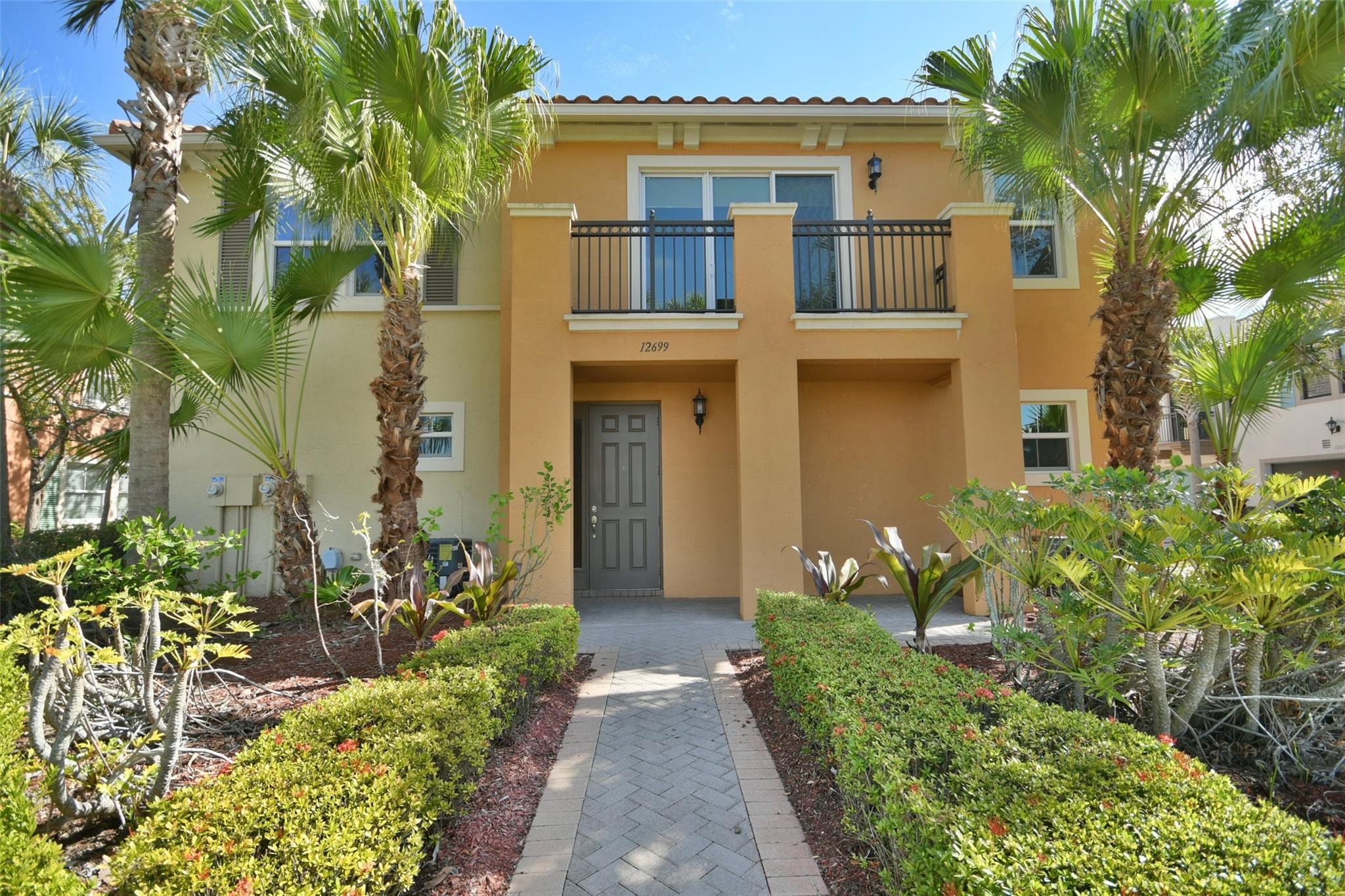 ARTESIA - Residential Lease